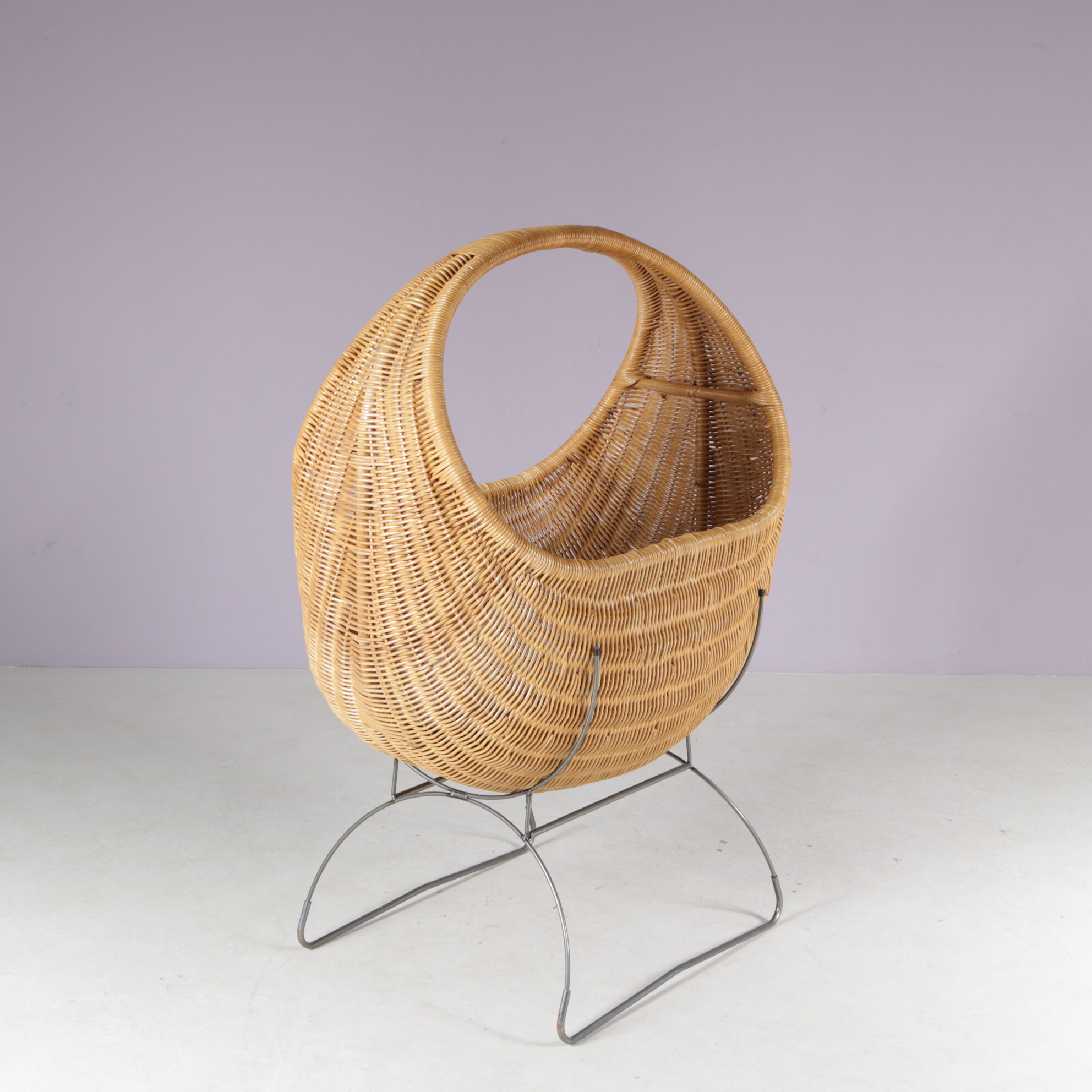 1960s wicker baby bed from the Netherlands