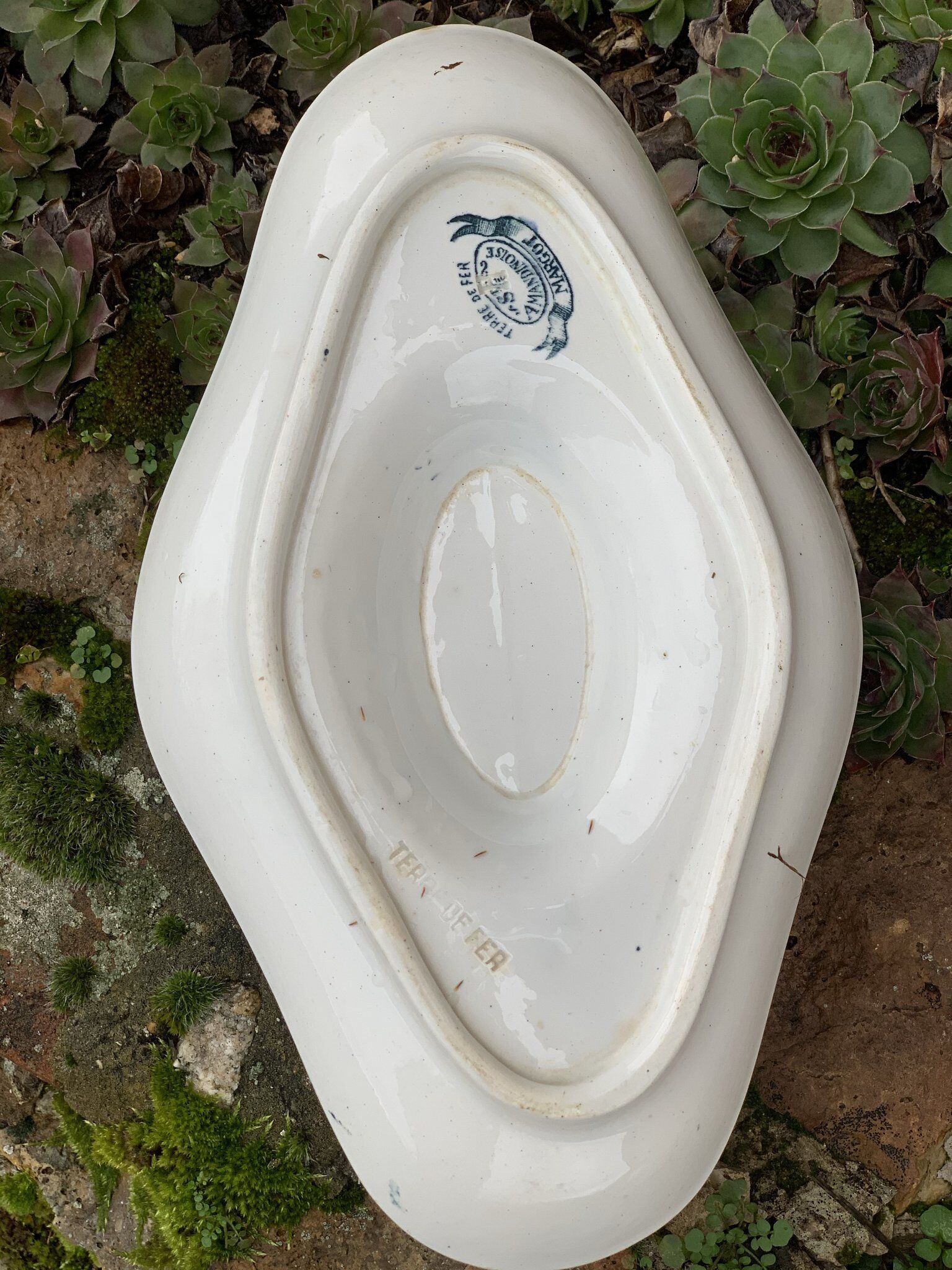 Saucière with a sticking plate earthenware iron earth the Amandinoise service Margot