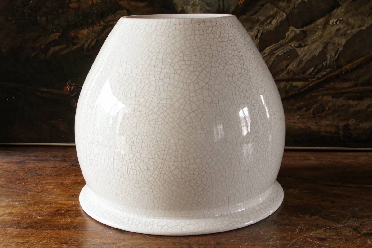 Cracked ceramic planter