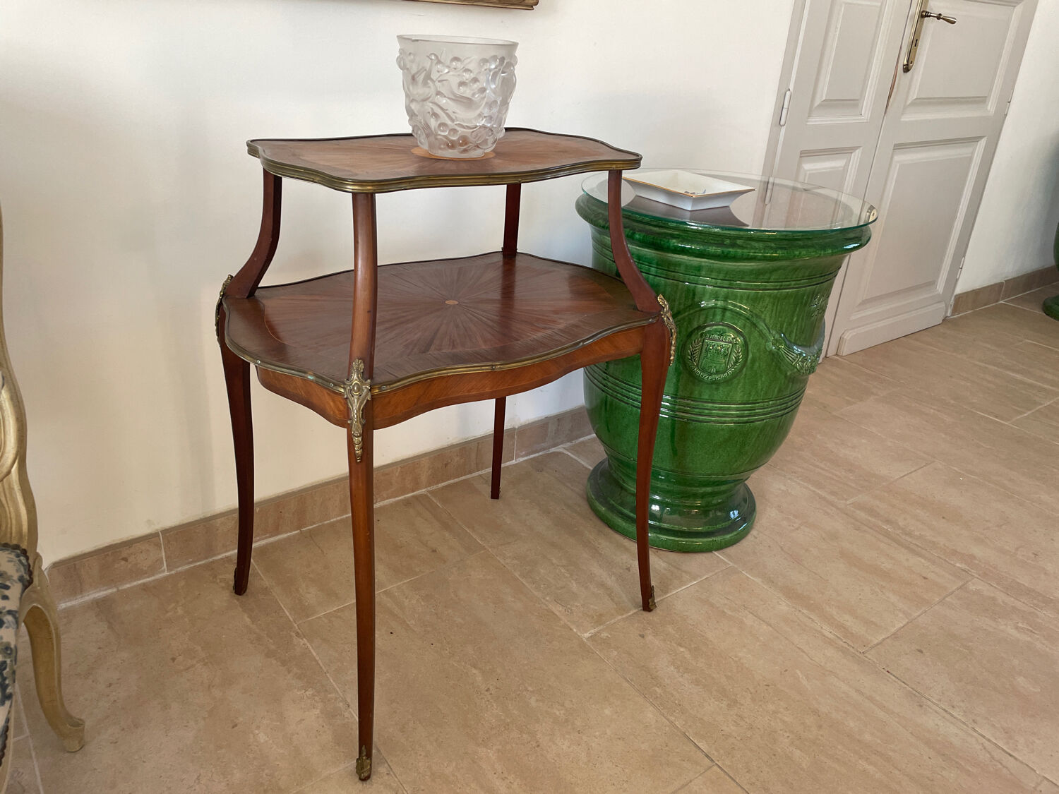 Guéridon table à thé style Louis XV