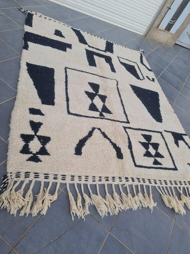 Tapis marocain en laine décoré 200cmx300cm