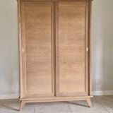 armoire vintage