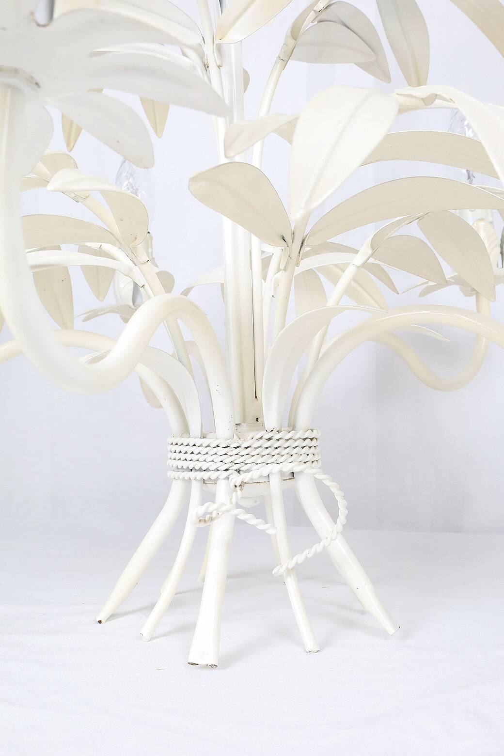 Lustre en tôle peint - décor feuillage