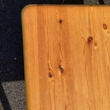 Rectangular coffee table in solid pine wood.