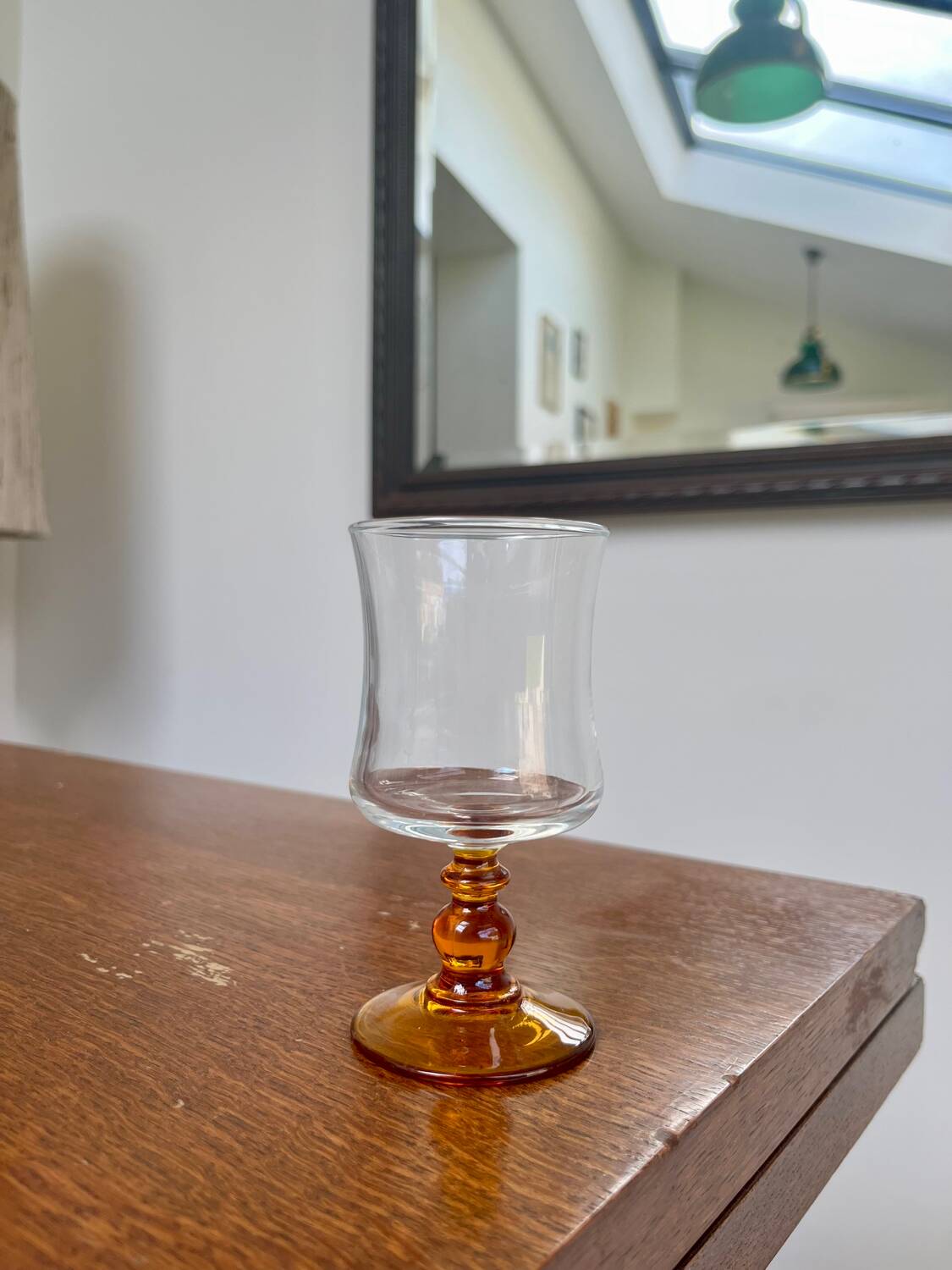 6 amber-footed aperitif glasses