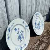 Two 18th century porcelain plates from the East India Company