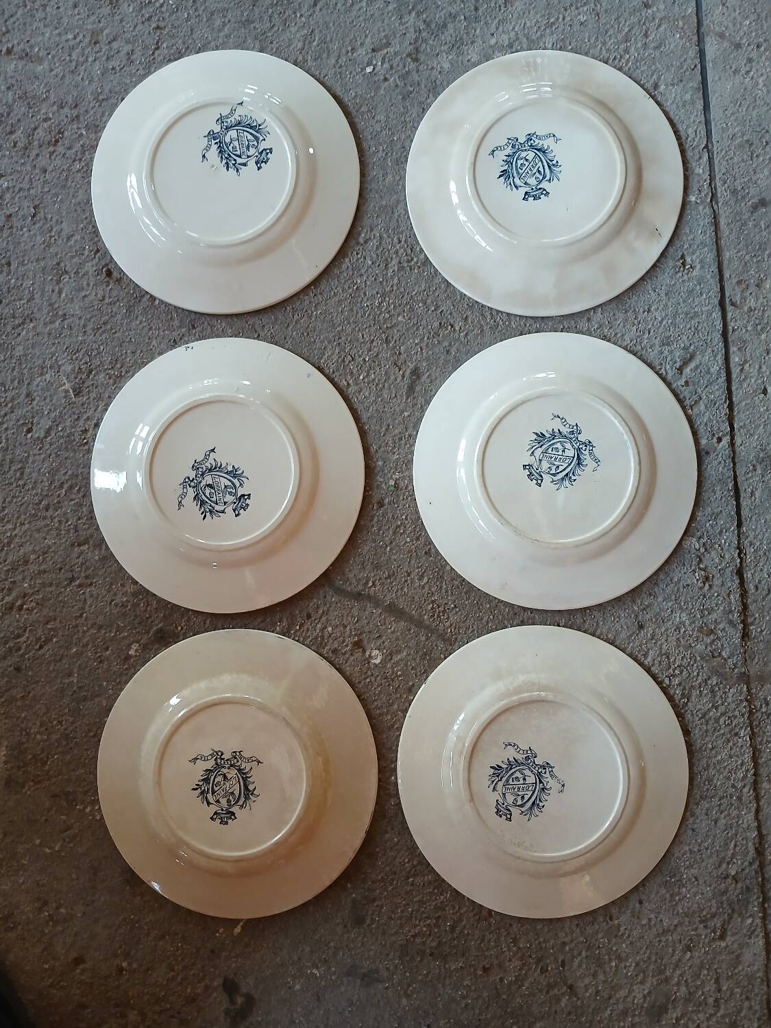 6 Terre de Fer "Lorraine" dessert plates
