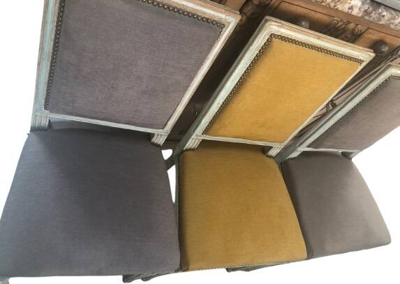 10 chaises style Louis XVI, refaites à neuf d'excellente facture