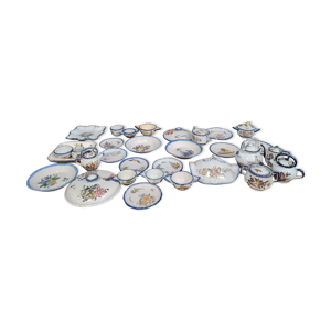 Collection de 33 pièces de faïences de Charolles du XIX eme et du XX eme siècle