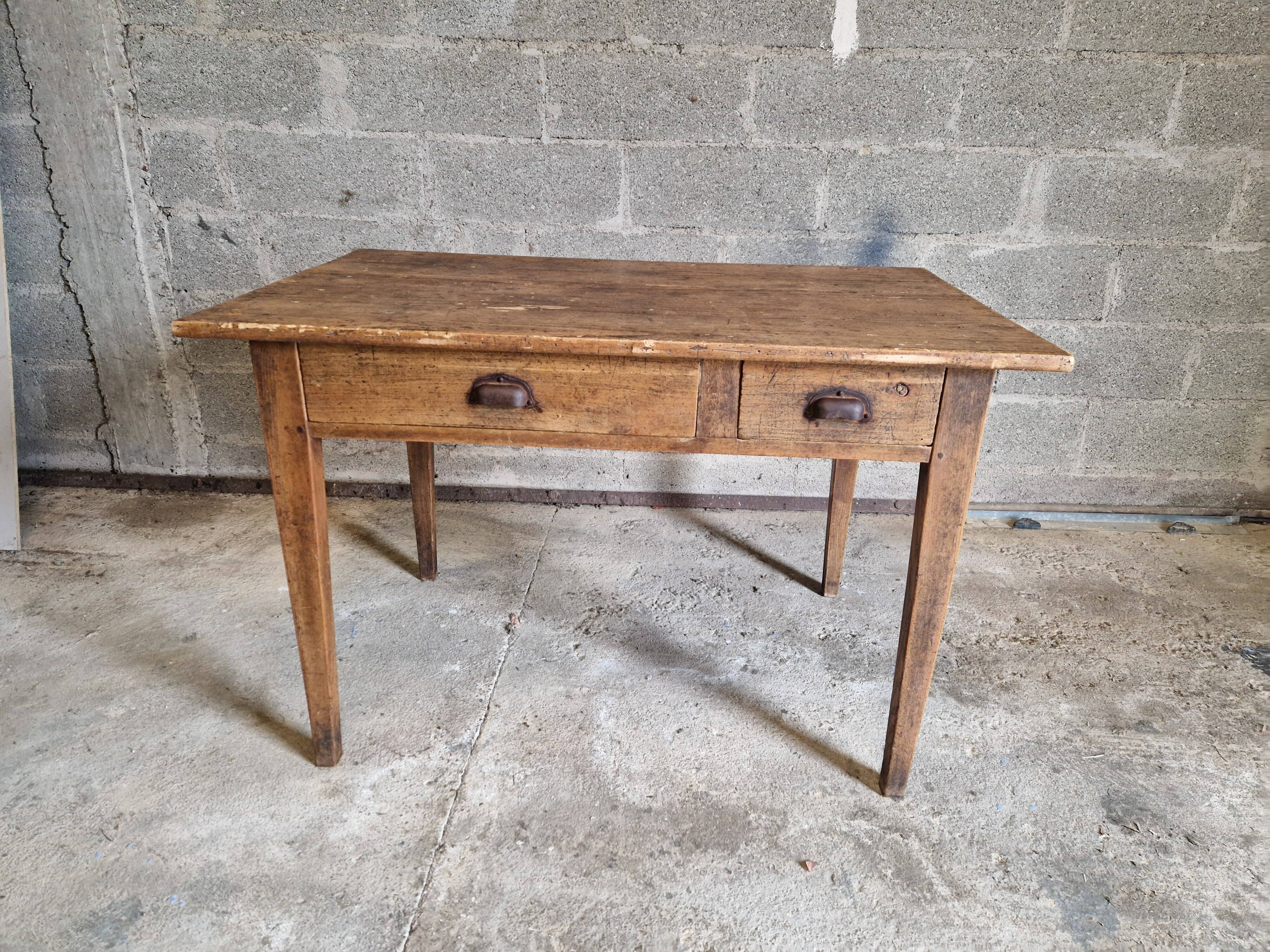 Farm table