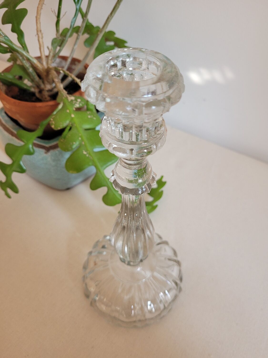 Chandelier en verre moulé