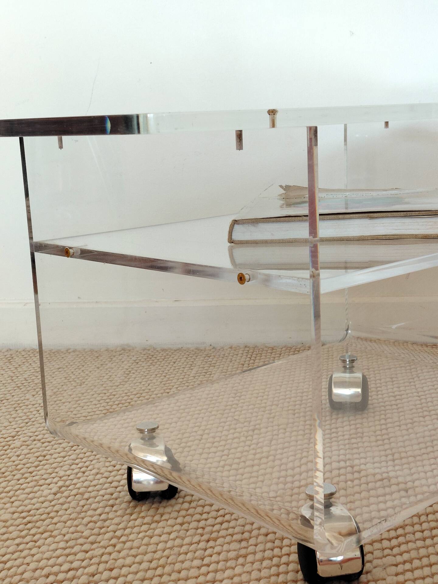 Design piece: David Lange side table in 15mm Altuglas - Circa 1980