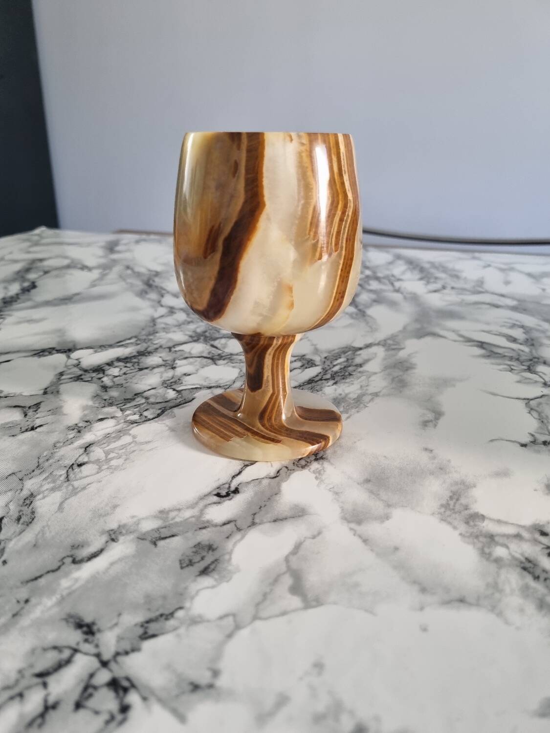 Onyx wine glass