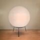 Grande lampe de table globe sphérique en plastique – Raak Amsterdam | Lampe au design vintage