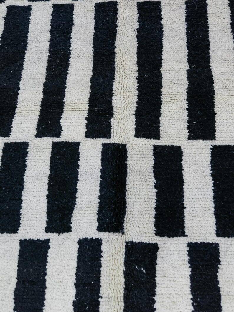 Moroccan handcrafted rug 250cm x 150cm