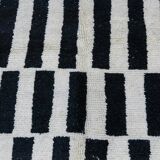 Moroccan handcrafted rug 250cm x 150cm