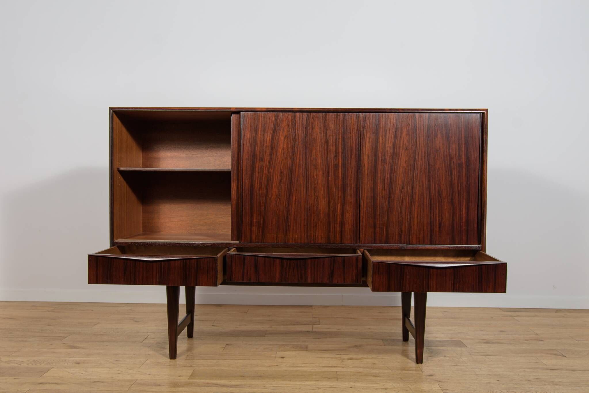 Commode en palissandre du milieu du siècle par E. W. Bach pour Sejling Skabe, Danemark, années 1960.