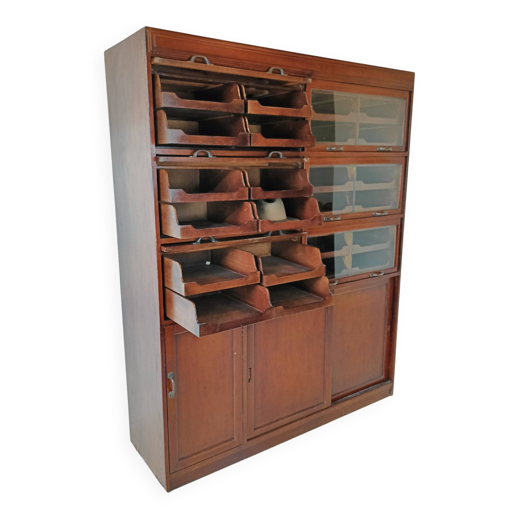 English display mahogany cabinet around 1910