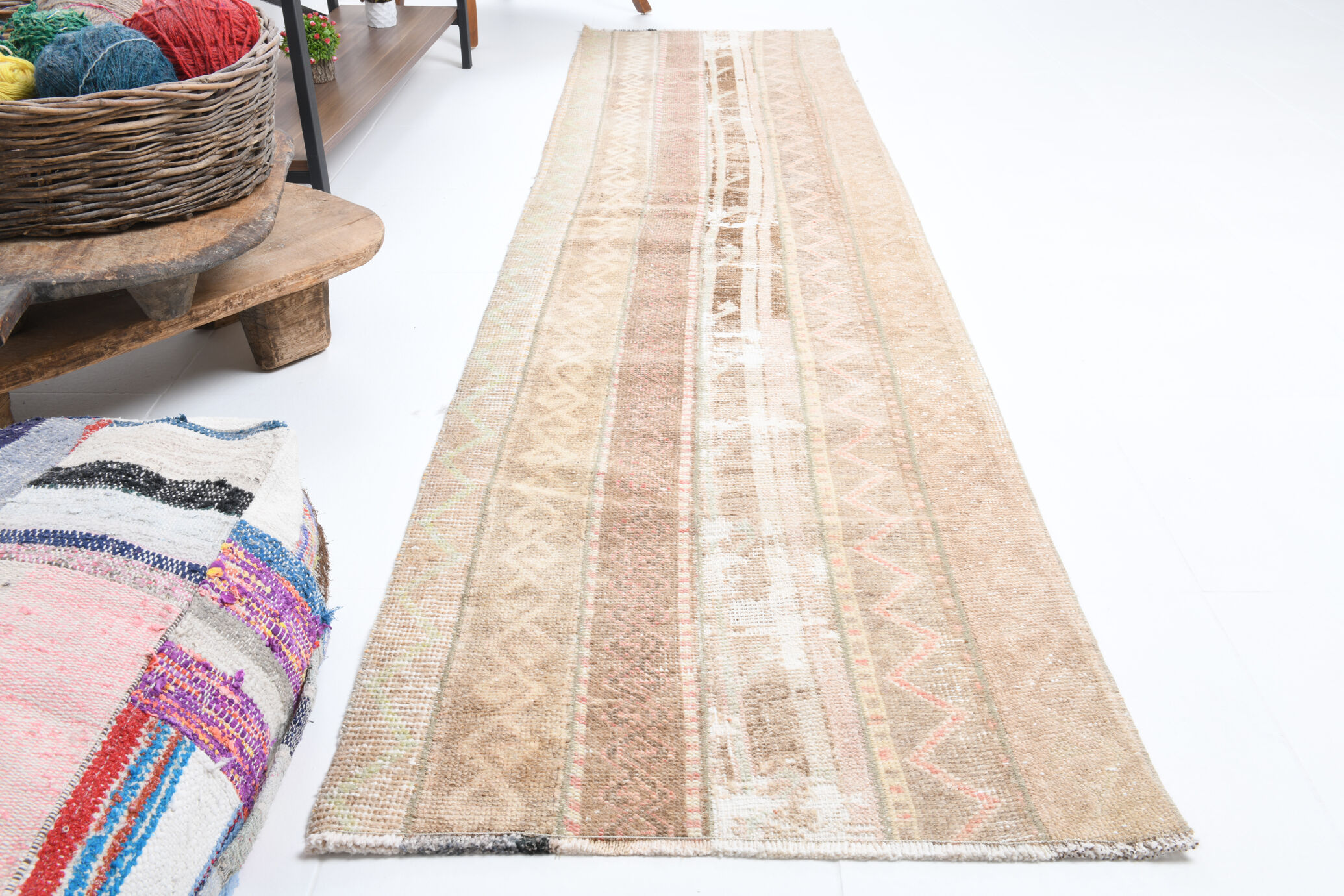2x9 narrow vintage runner rug, 282x70cm