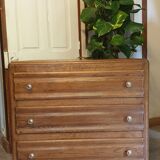 Oak chest of drawers