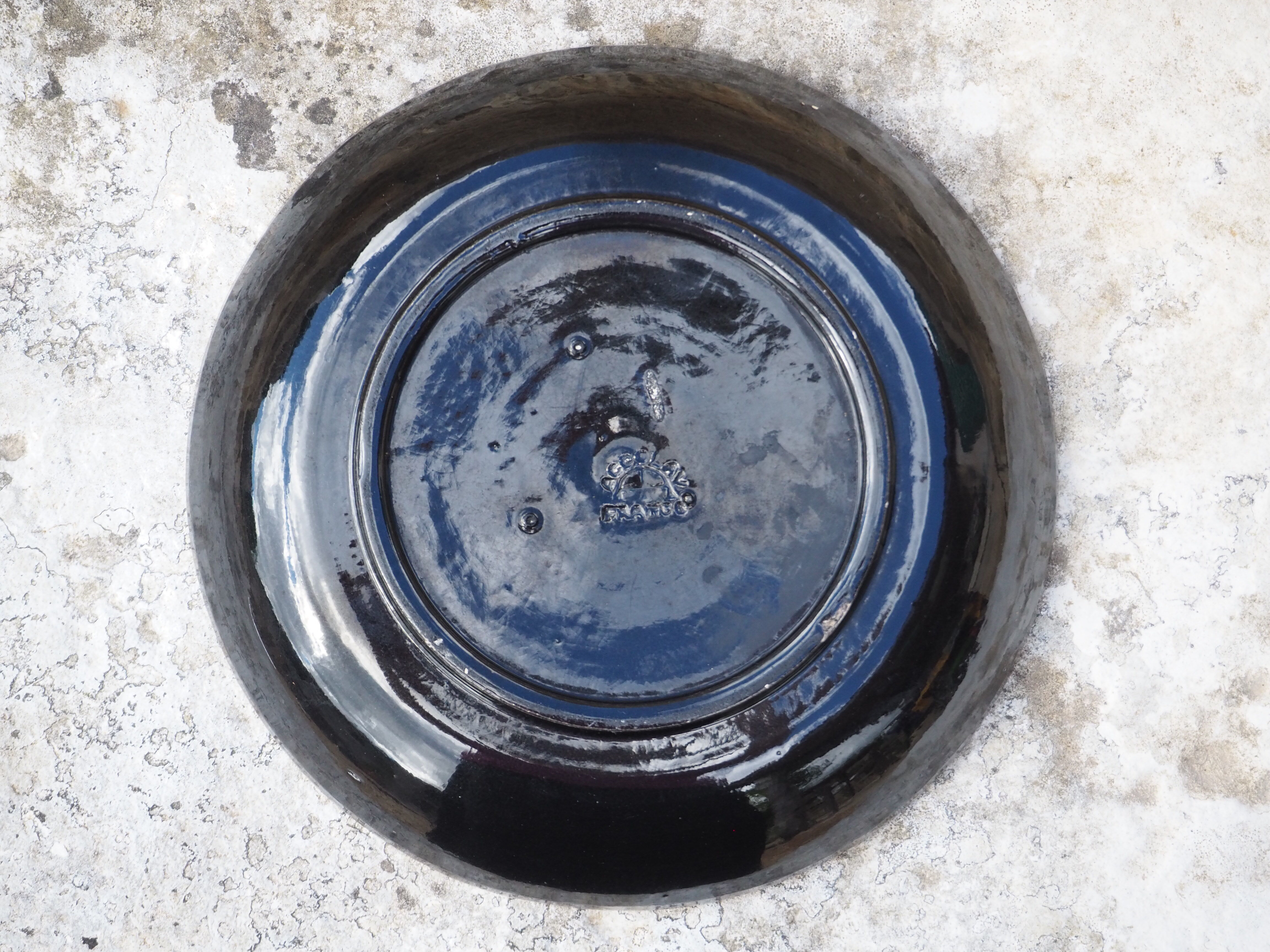 Accolay ceramic plate by Bertry