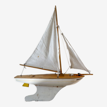 Voilier de bassin anglais Star'Yacht "Endeavour III" en bois et métal années 50-60