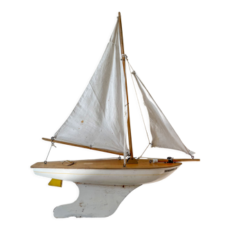Voilier de bassin anglais Star'Yacht "Endeavour III" en bois et métal années 50-60