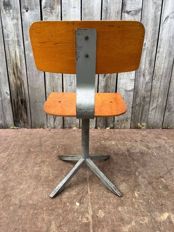 Vintage industrial workshop stool, height adjustable, 1960s.