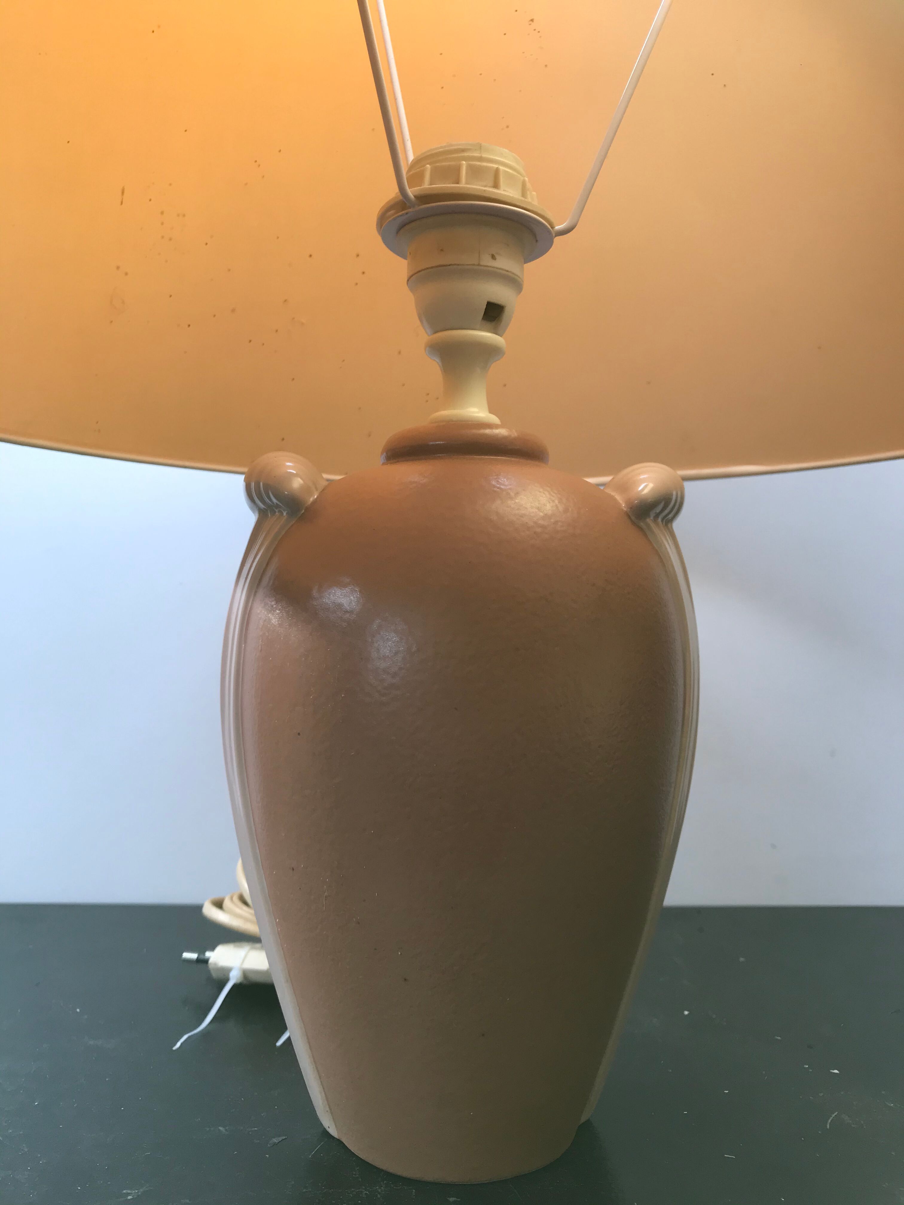 Former schuytener ceramics robert lamp - vintage cream lampshade