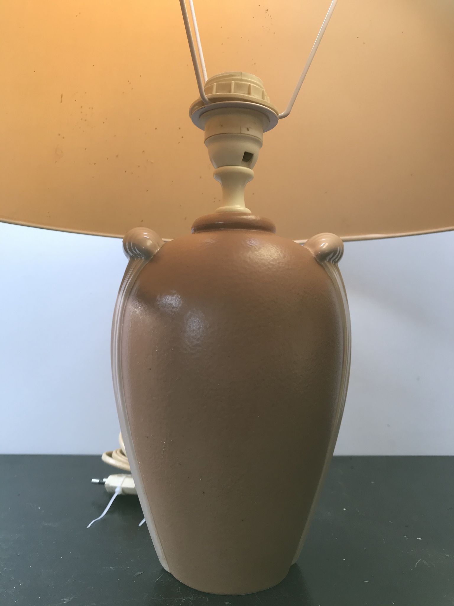 Former schuytener ceramics robert lamp - vintage cream lampshade