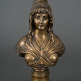 Bronze bust on shower stand XIXth representing Marianne Brown patina