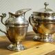 Service sucrier et pot à lait ancien en métal argenté – Style Empire / Louis XVI