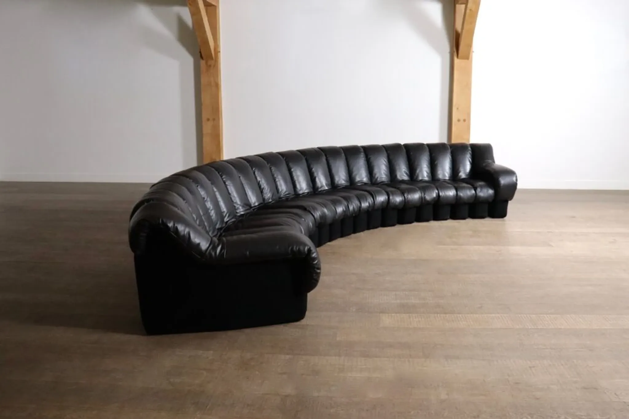 De Sede DS 600 “Non-Stop” sectional black leather sofa by Heinz Ulrich, Ueli Berger and Eleanora Peduzzi-Riva, 1970s