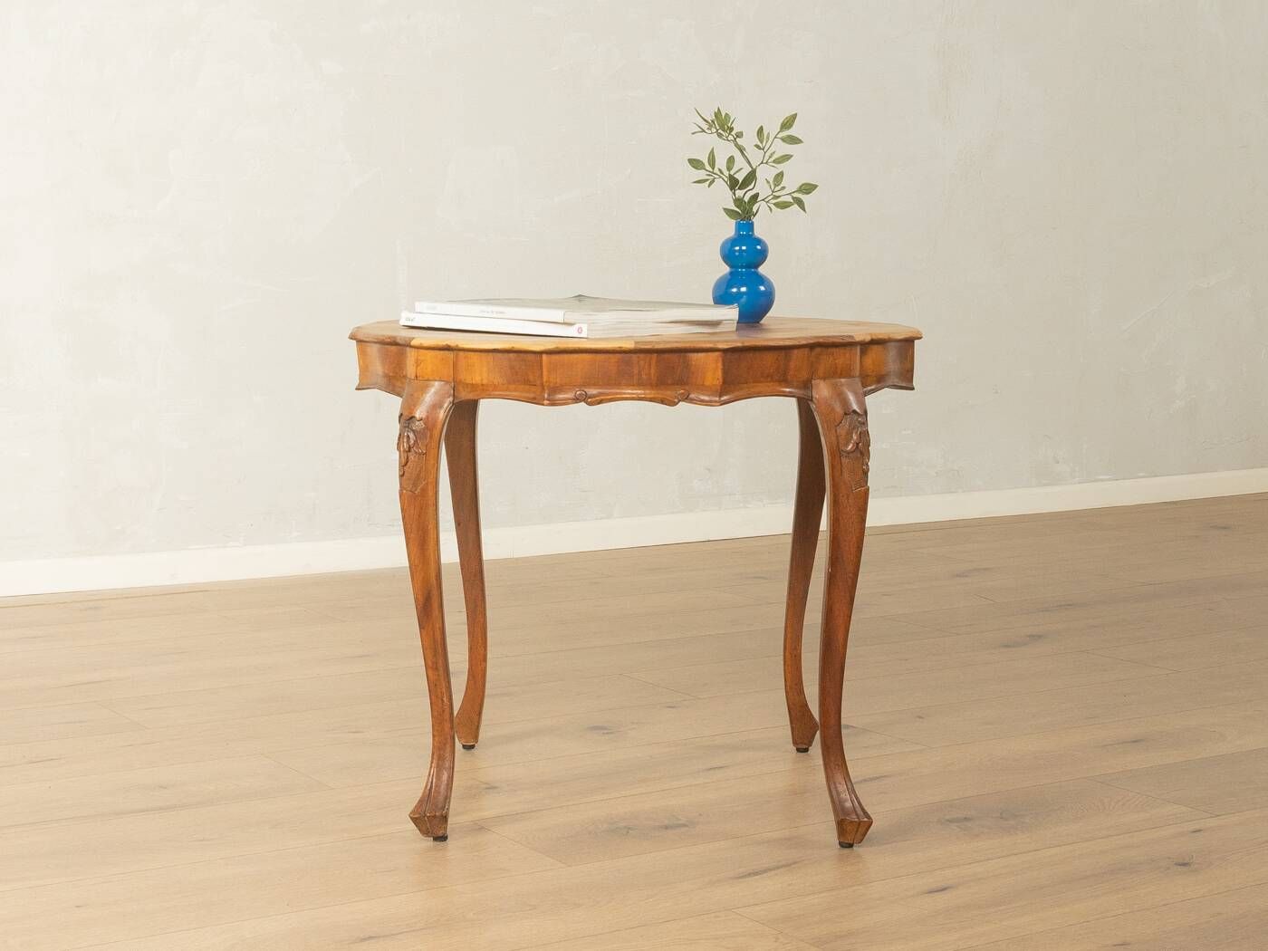 Table d'appoint baroque datant d'environ 1790