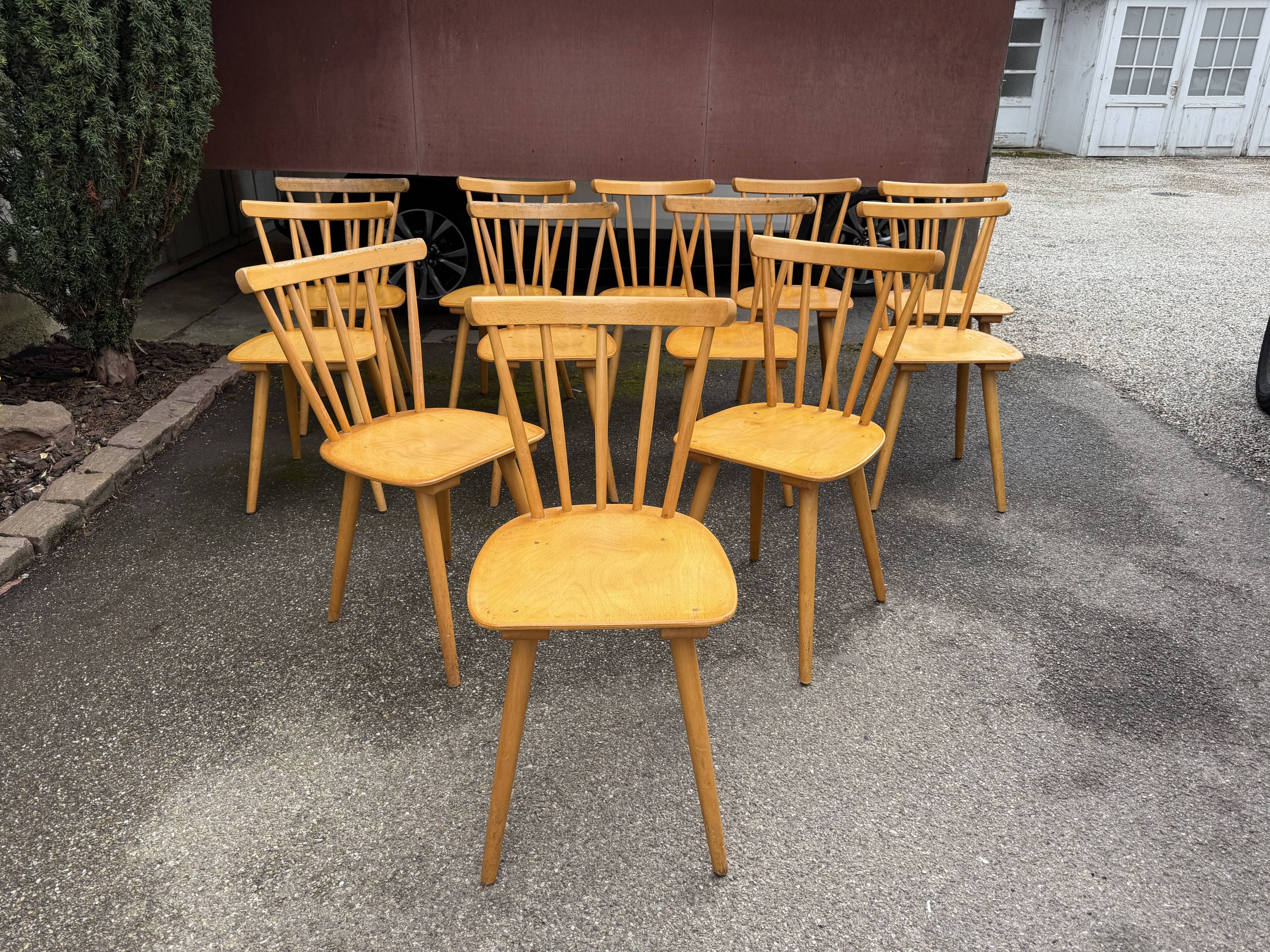 12 Scandinavian-style bistro chairs