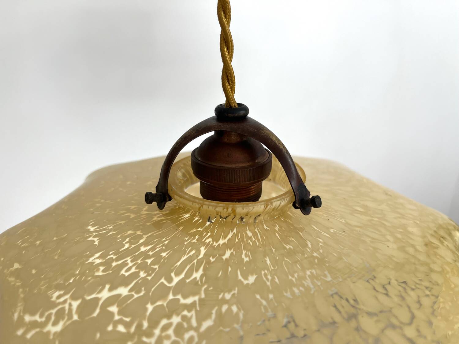 Clichy yellow opaline pendant light