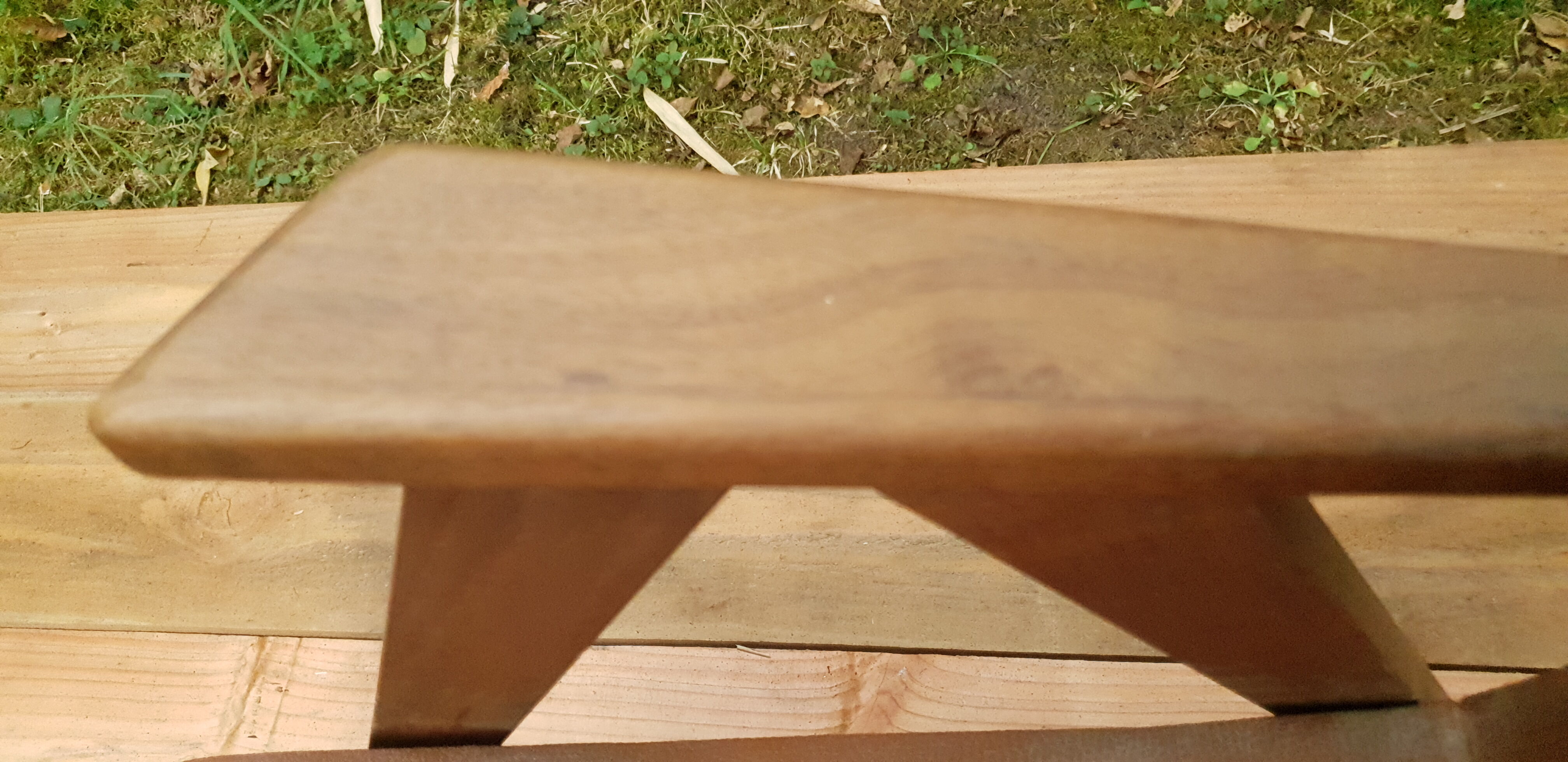 Compas foot armchair