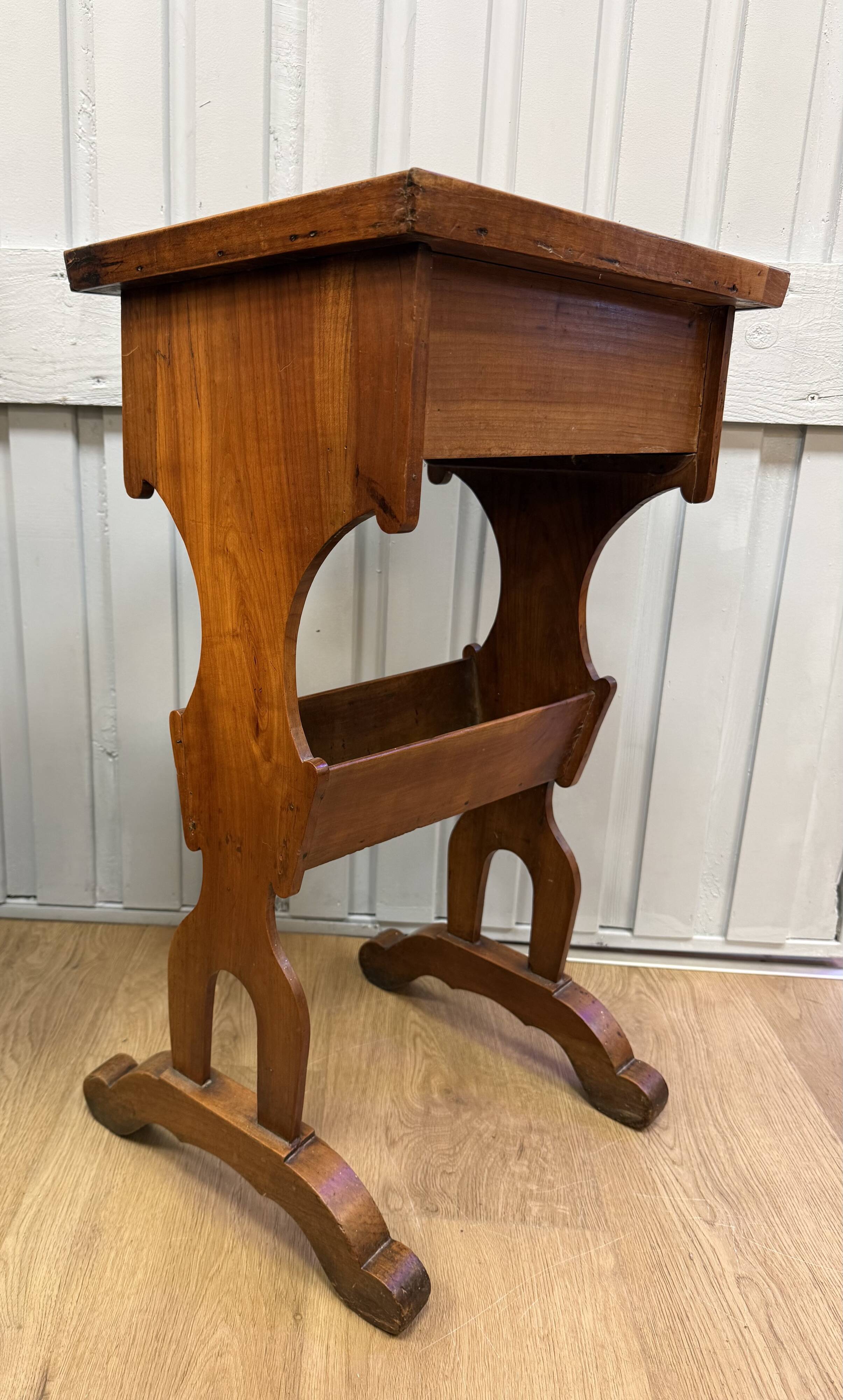 small side table Folk Art