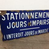 Enamelled parking plate