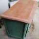 Commode style Louis XV vert eucalyptus plateau bois brut