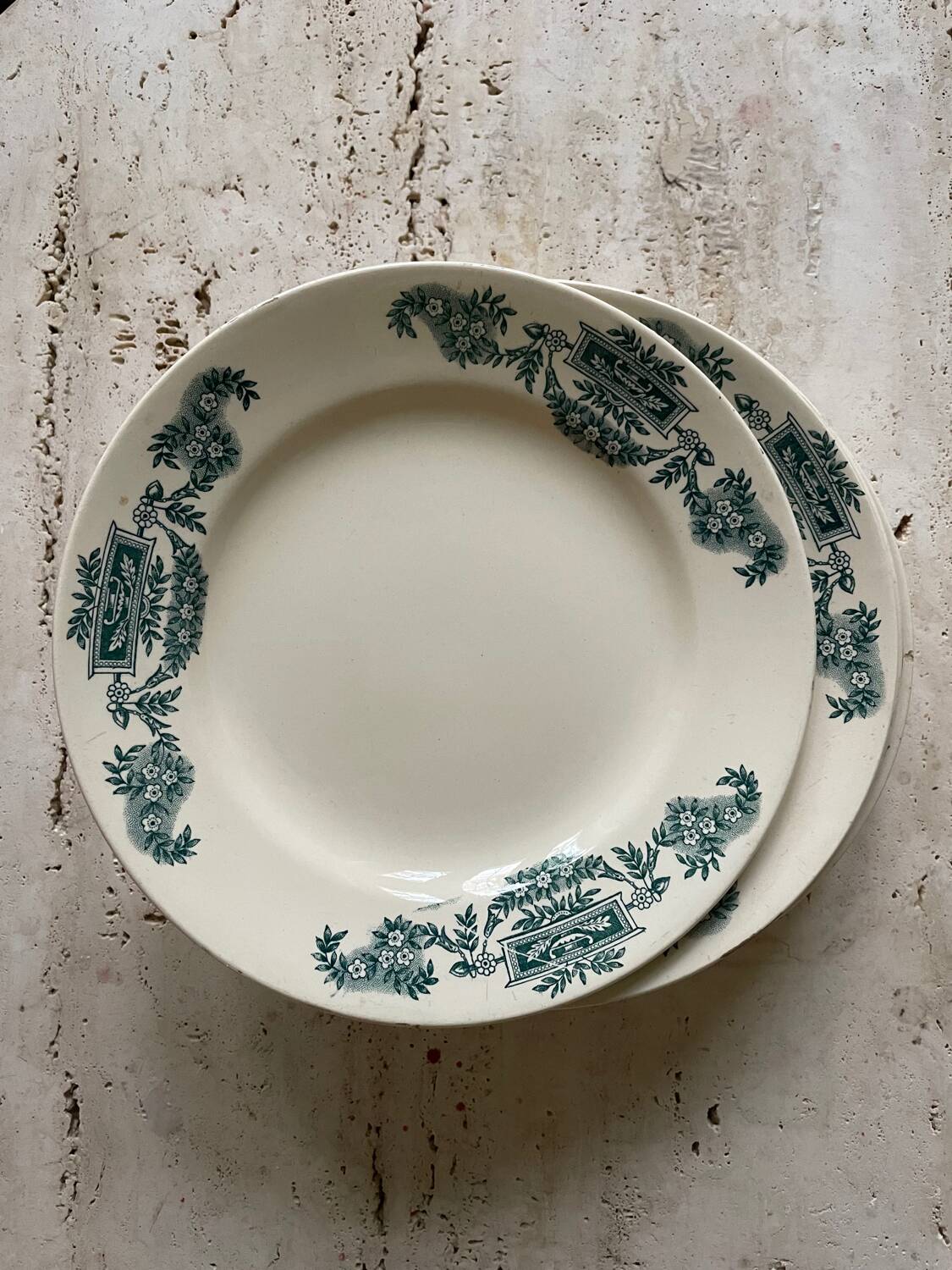 6 Lutèce Longchamp flat plates old iron earth