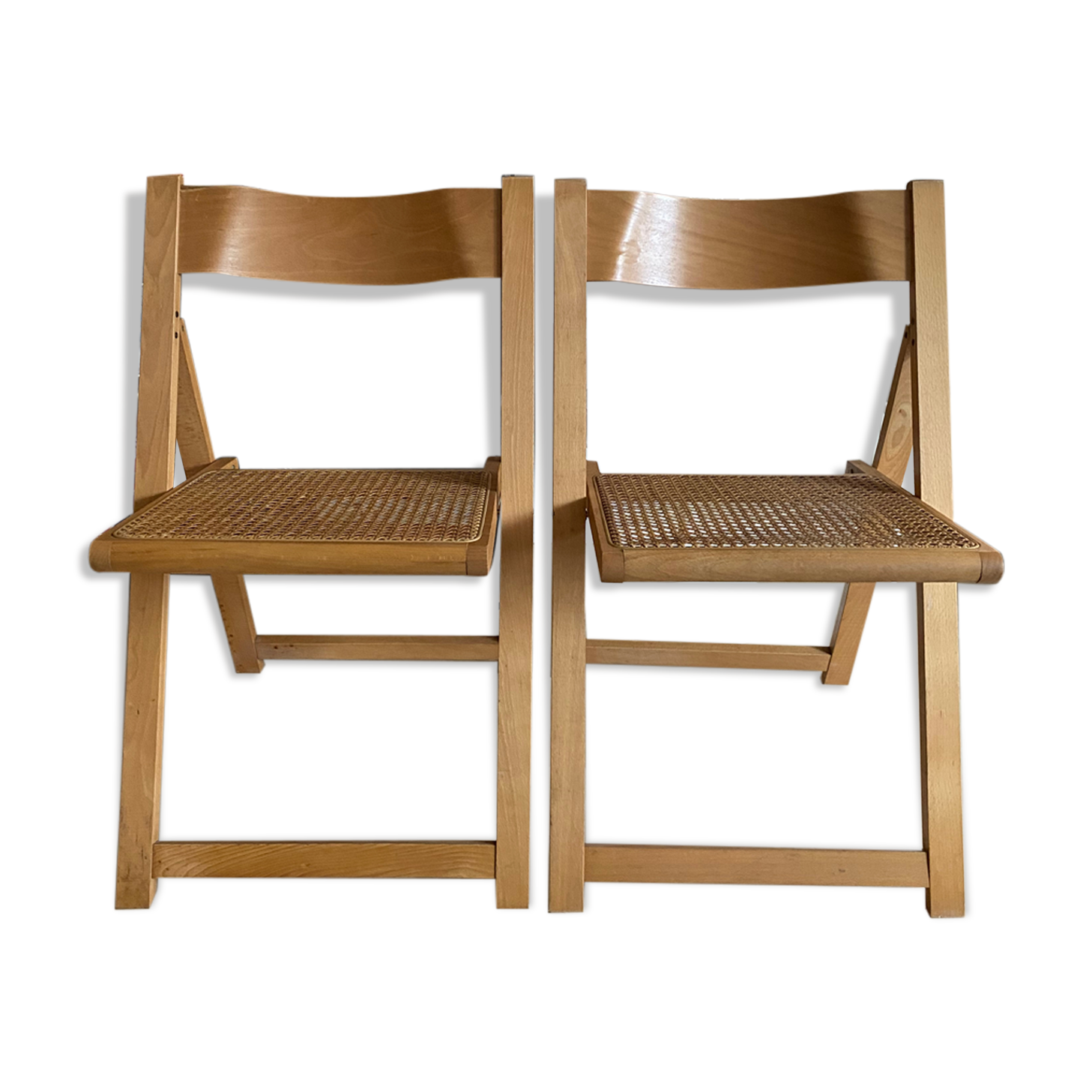 Duo de chaises italiennes  bois et cannage des années 60