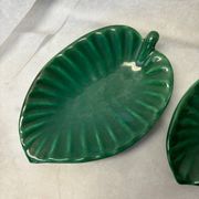 Set of 2 green slip dishes