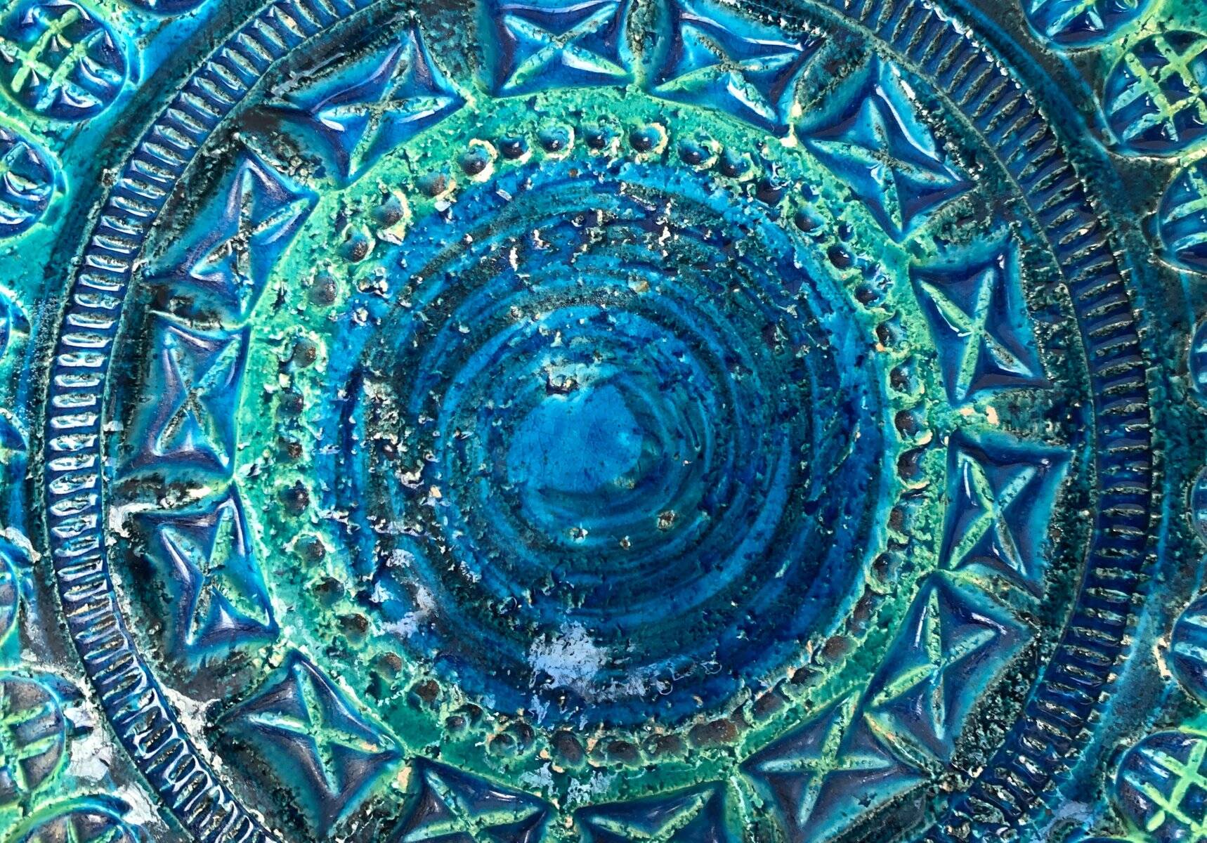 Large Rimini Blue bowl from the mid-century by Aldo Londi for Bitossi.