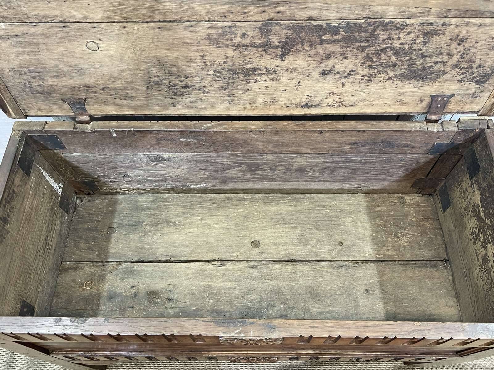 Chest - Oak trunk, 18th century