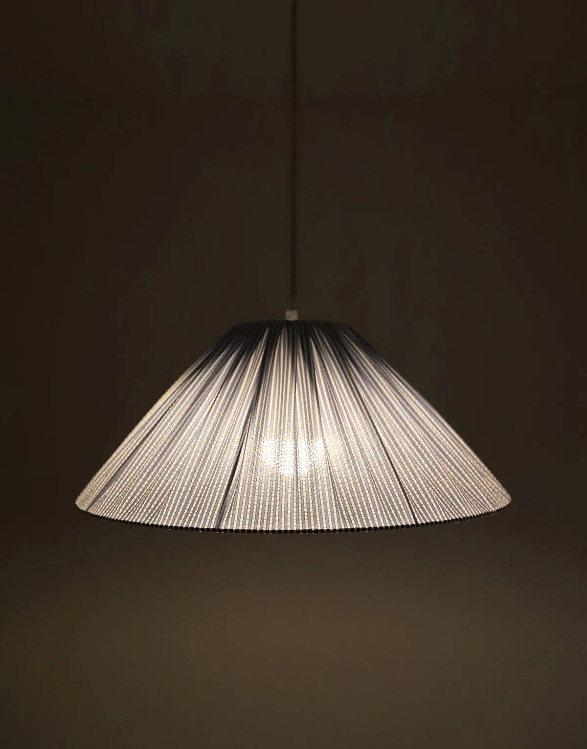 Conical suspension fine stripes Malala "marine"