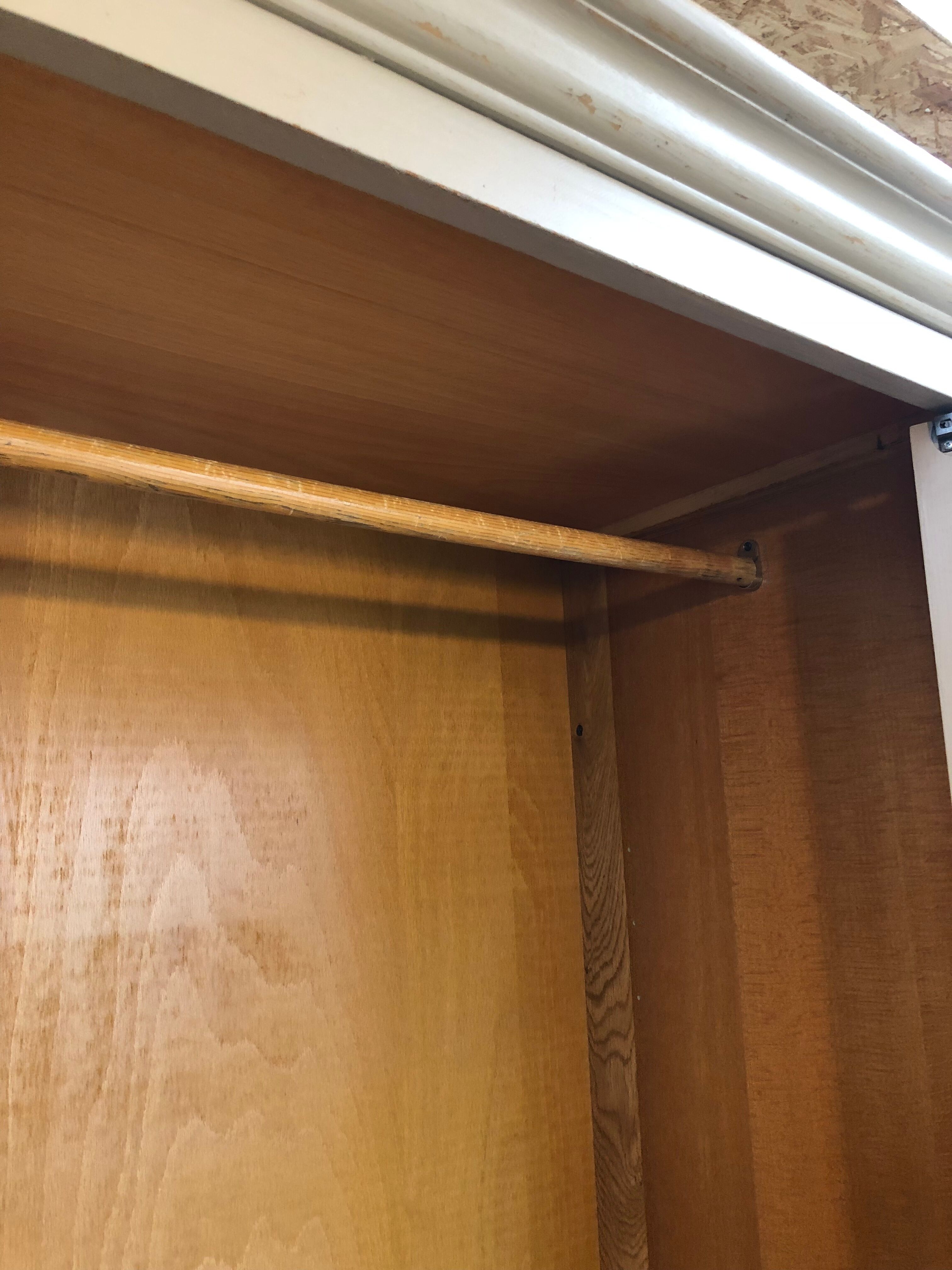 Wardrobe / hosiery maker