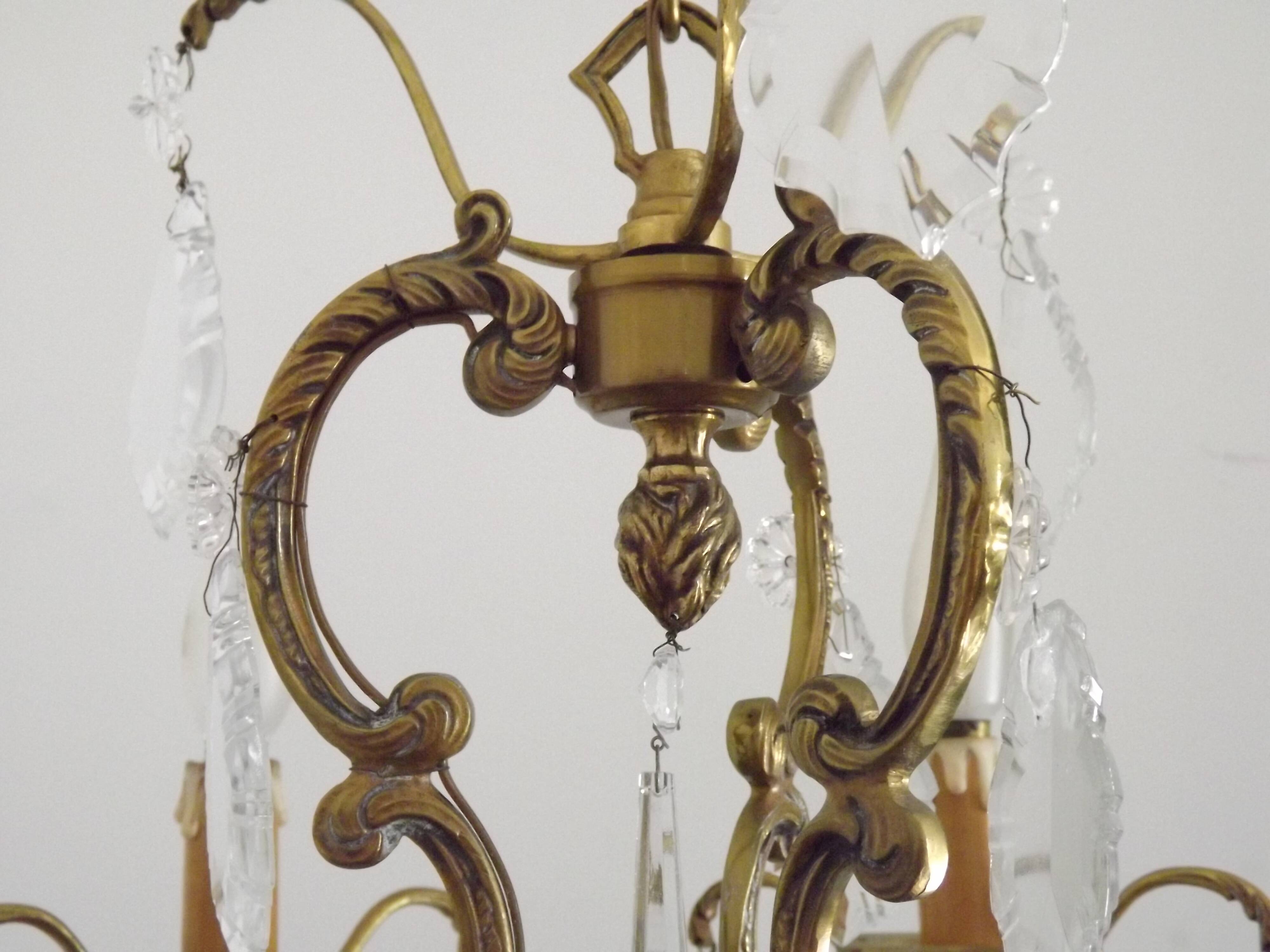 Lustre en bronze à 6 lumières, en cristal, en cage à 3 côtés de style Art Nouveau.