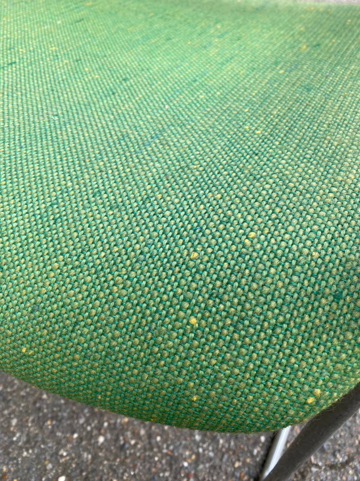 Scandinavian office chair in green fabric and curved steel