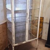 Vitrine médicale ancienne